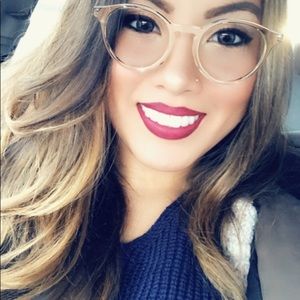 Meet your Posher, Nora